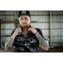 Load image into Gallery viewer, LIGHT WEIGHT BUTTON UP SHORT SLEEVE