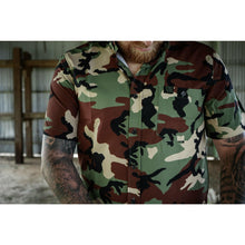 Load image into Gallery viewer, LIGHT WEIGHT BUTTON UP SHORT SLEEVE