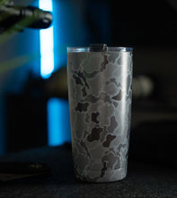 Load image into Gallery viewer, Duck Hunter Camo 20 oz Tumbler
