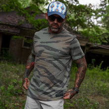 Load image into Gallery viewer, Men's Outdoor UPF40 Performance T-Shirt