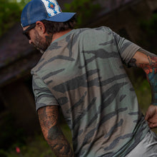 Load image into Gallery viewer, Men's Outdoor UPF40 Performance T-Shirt