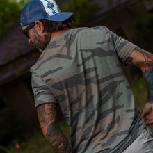 Load image into Gallery viewer, Men's Outdoor UPF40 Performance T-Shirt