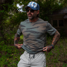 Load image into Gallery viewer, Men's Outdoor UPF40 Performance T-Shirt